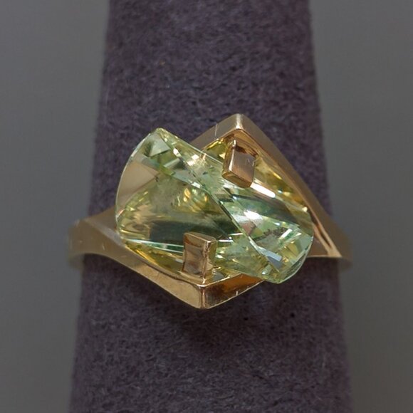 Strellman's Jewelry - Neon-Lens Spinel Ring | 14 k Gold | Strellman's, c. 1960s